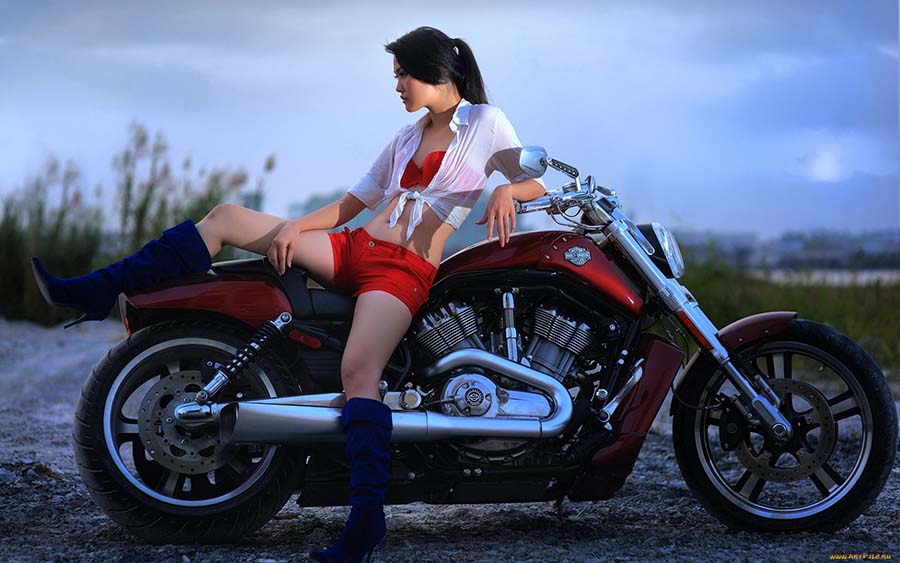 Beautiful girls and motorcycles in Ghaziabad