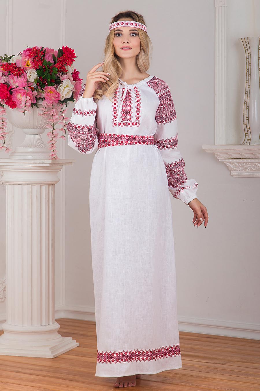 Women in Slavic costumes in Ghaziabad